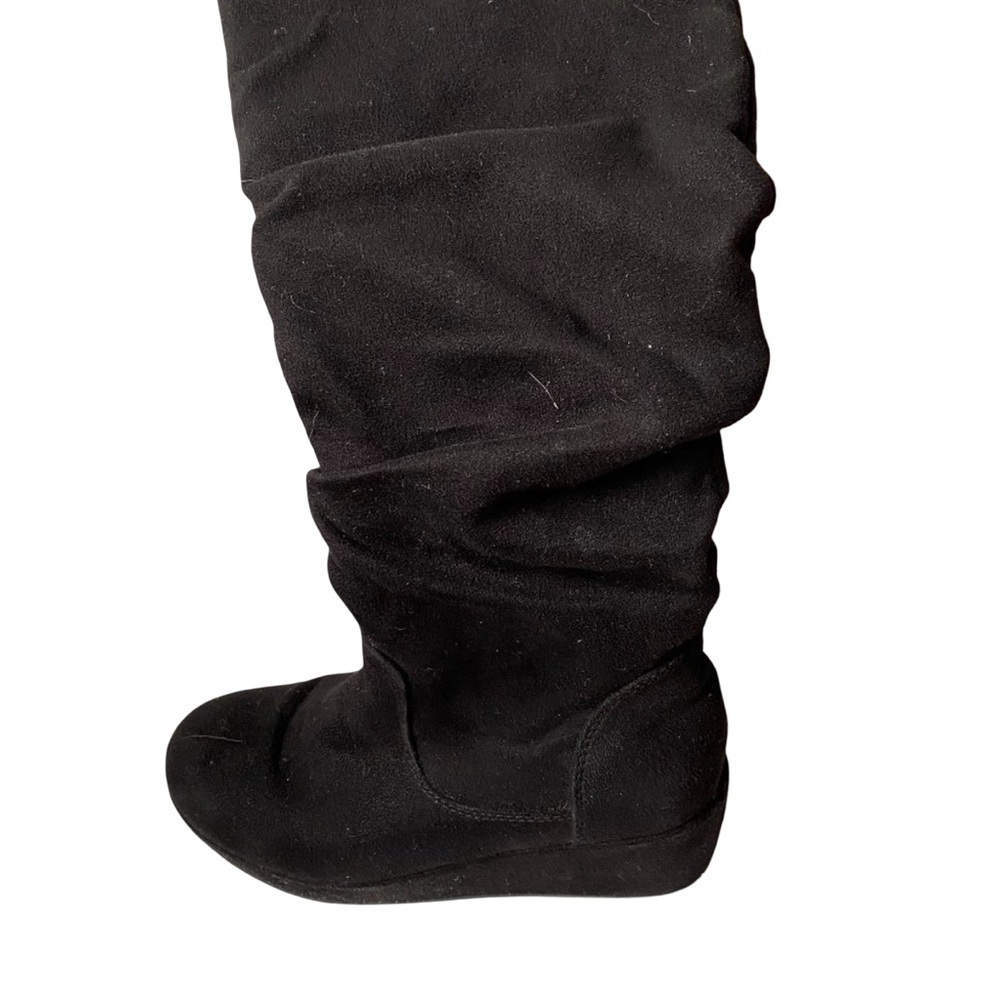 Black wedge boot